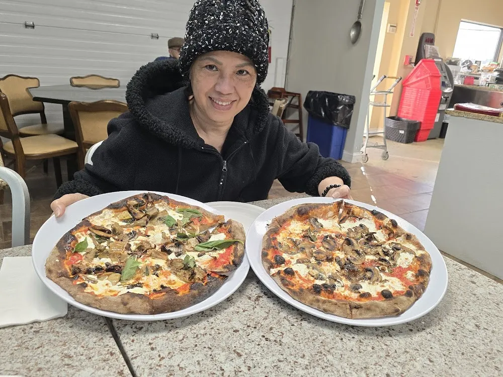 Perfecto Pizza Fungi and Customized Margherita